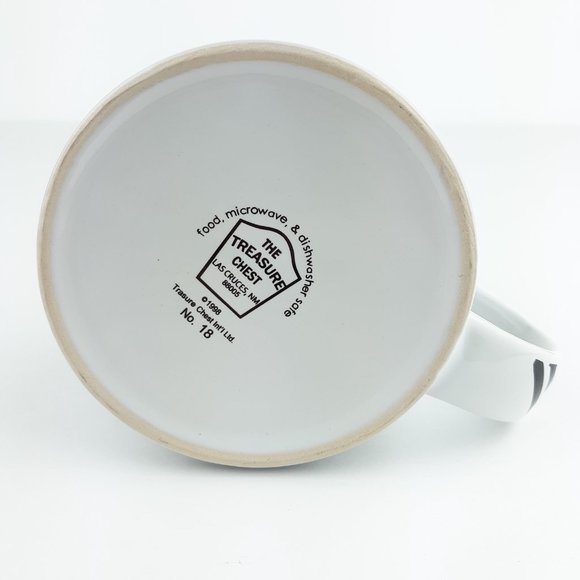 The Treasure Chest Las Cruces No 18 Geometric Aztec Black & White Mug - Picture 6 of 12